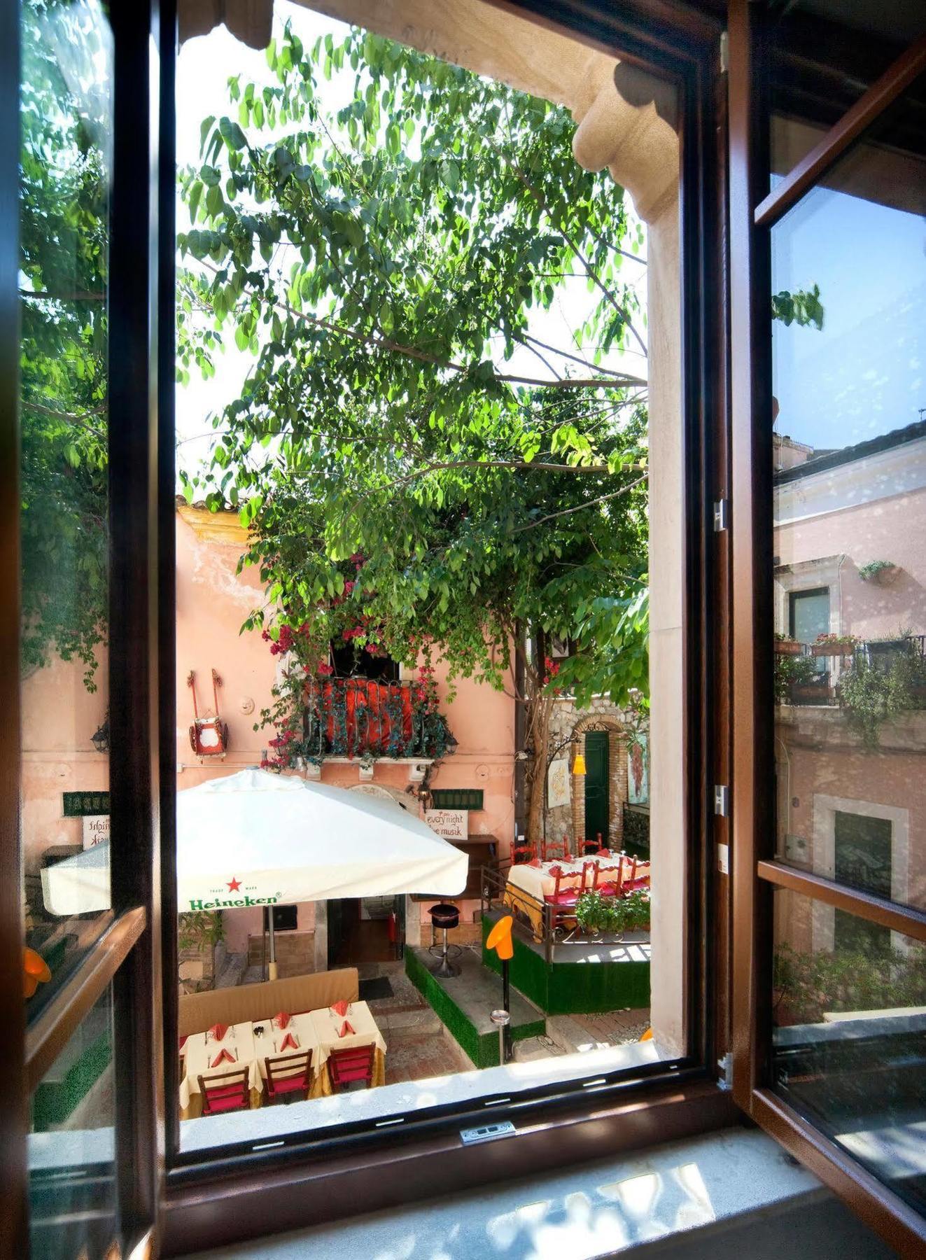 Porta Di Mezzo Luxury Suites & Rooms Taormina Ngoại thất bức ảnh